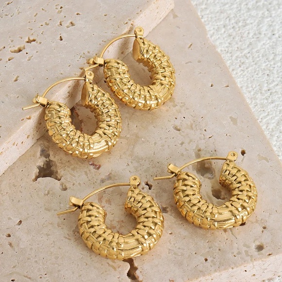 NEW💎18K Gold Small Chunky Hoop Earrings*Braided Earrings - Picture 4 of 5